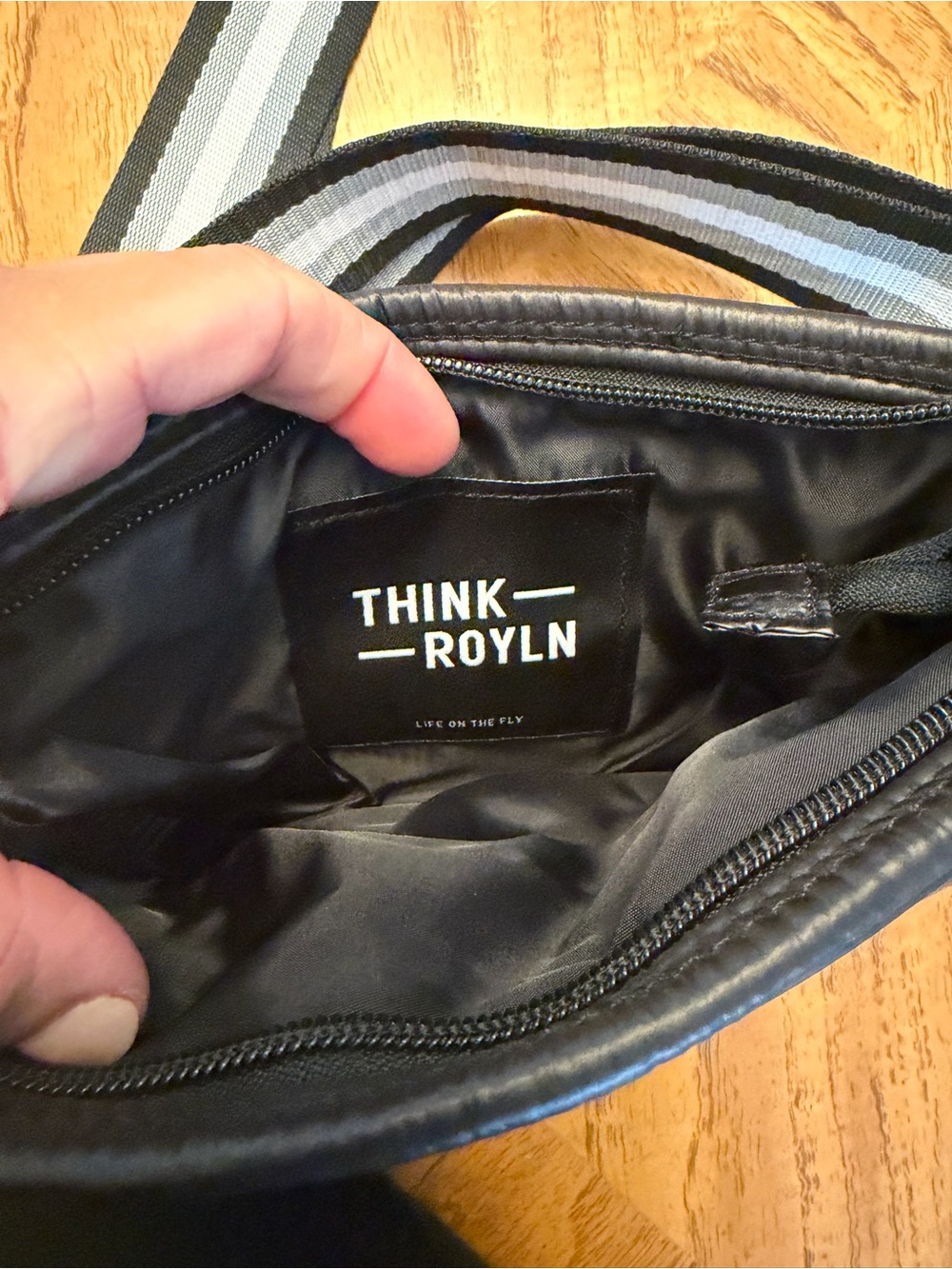 Think Royln Crossbody/Bum Bag – NWT - Picture 3 of 6